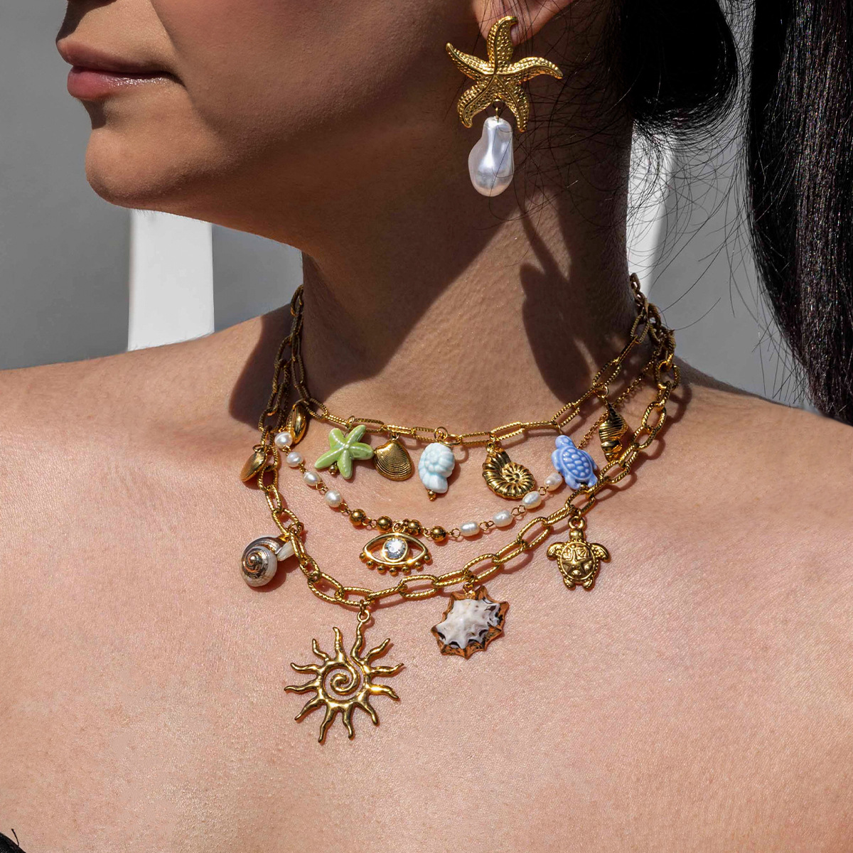 Taena collar de acero inoxidable europeo y americano, lujo ligero, sensación de alta calidad, collar de concha natural del sol, acero de titanio, collar que no se desvanece