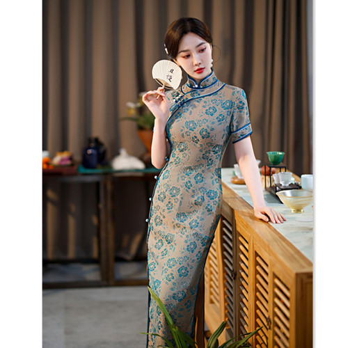 Old Shanghai national wind restoring ancient ways of traditional long cheongsam  middle-aged and old lady party qipao dress