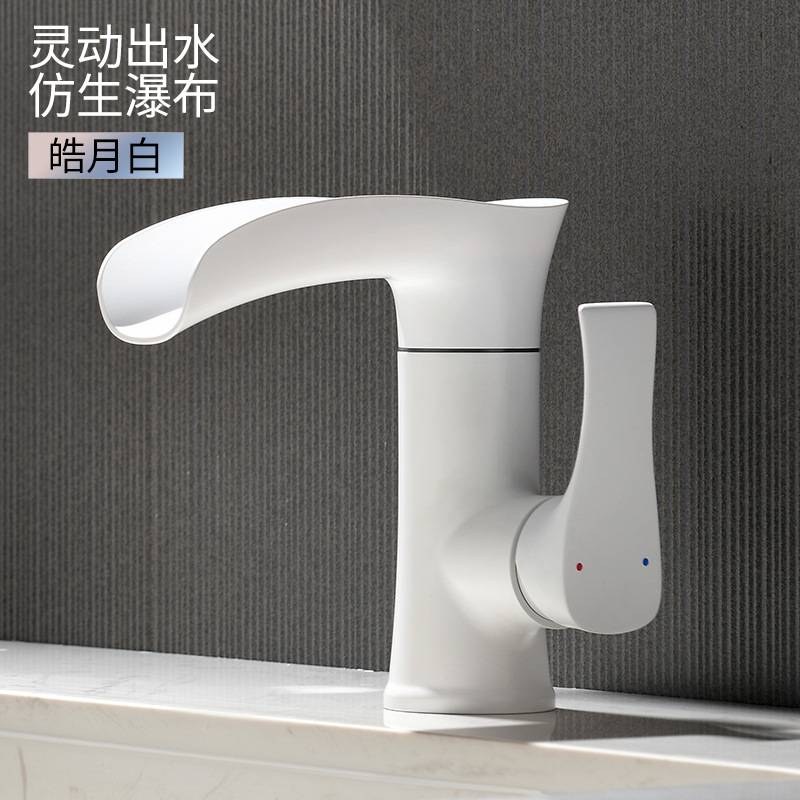 Uno por uno transfronterizo grifo dedicado lavabo de agua fría y caliente cascada de salida de agua de un solo agujero lavabo cuenca grifo