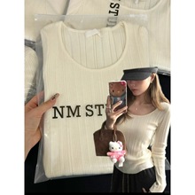 秋冬时髦坑条针织衫女软糯毛衣气质修身正肩内搭长袖韩版打底上衣