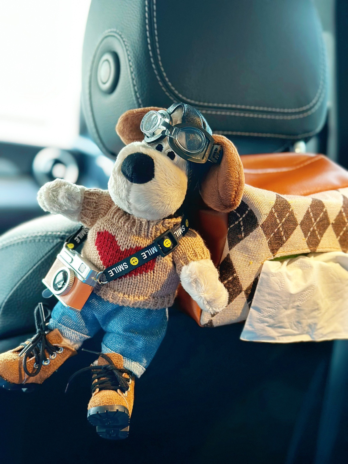 Car Tissue Box Car Cartoon Decorative Tissue Box Creative Cute Car Seat Back Hanging Armrest Box Tissue Box