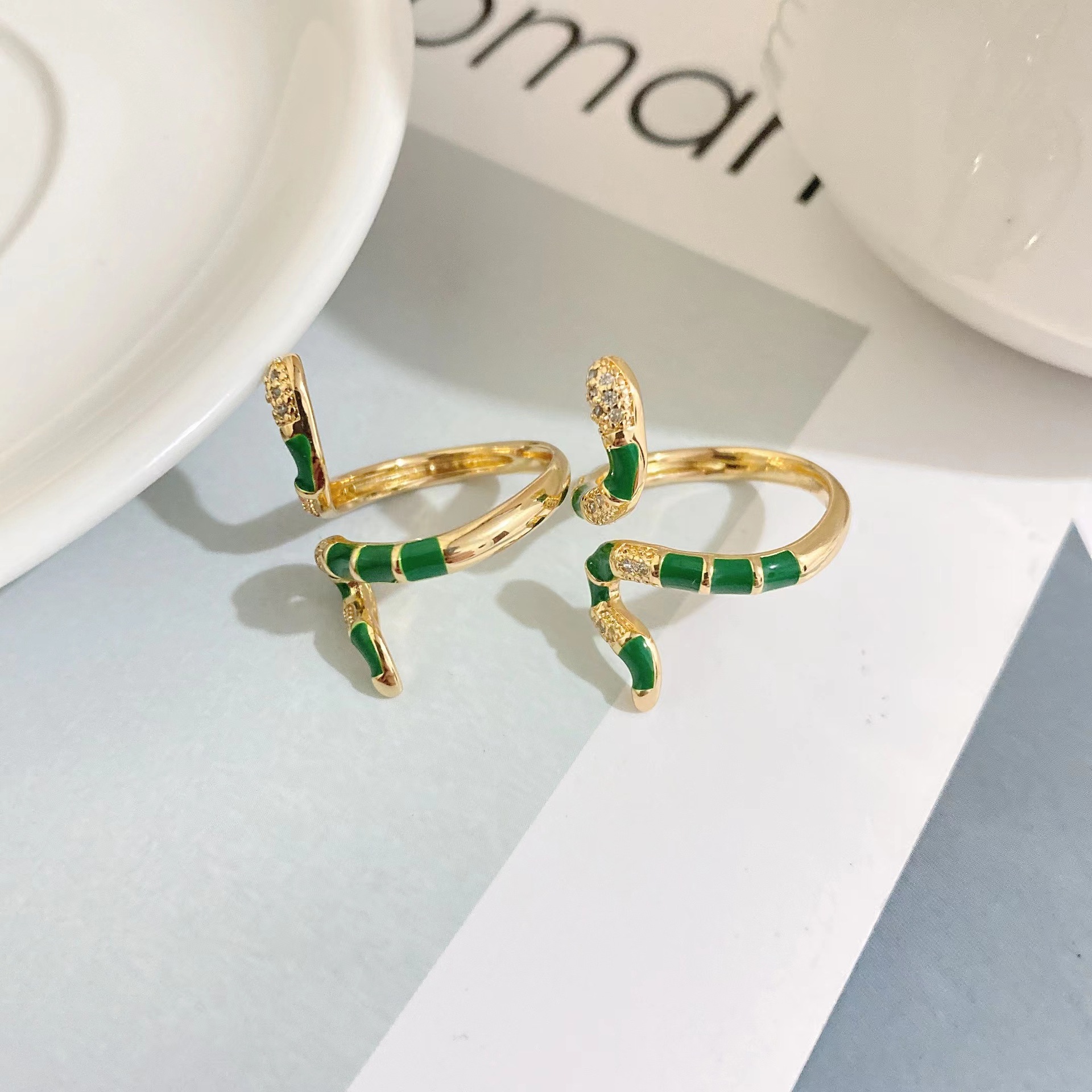 new copper-plated 18k gold snake-shaped winding diamond open ring