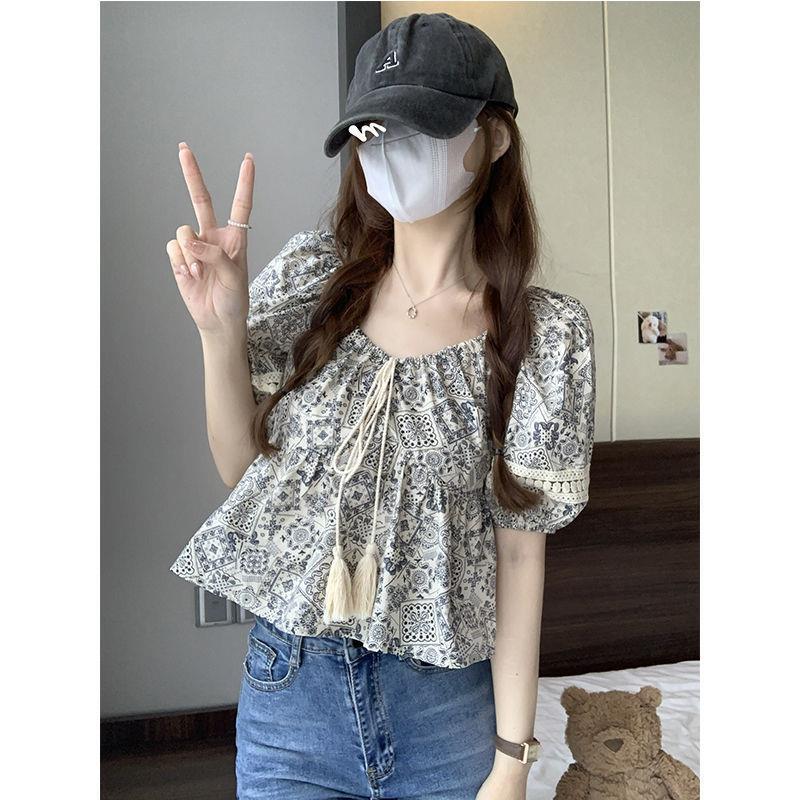 Ethnic French Style Shirt Women's Summer 2024 New Square Collar Stitching Lace Short-sleeved Distinctive Age-reducing Short Top