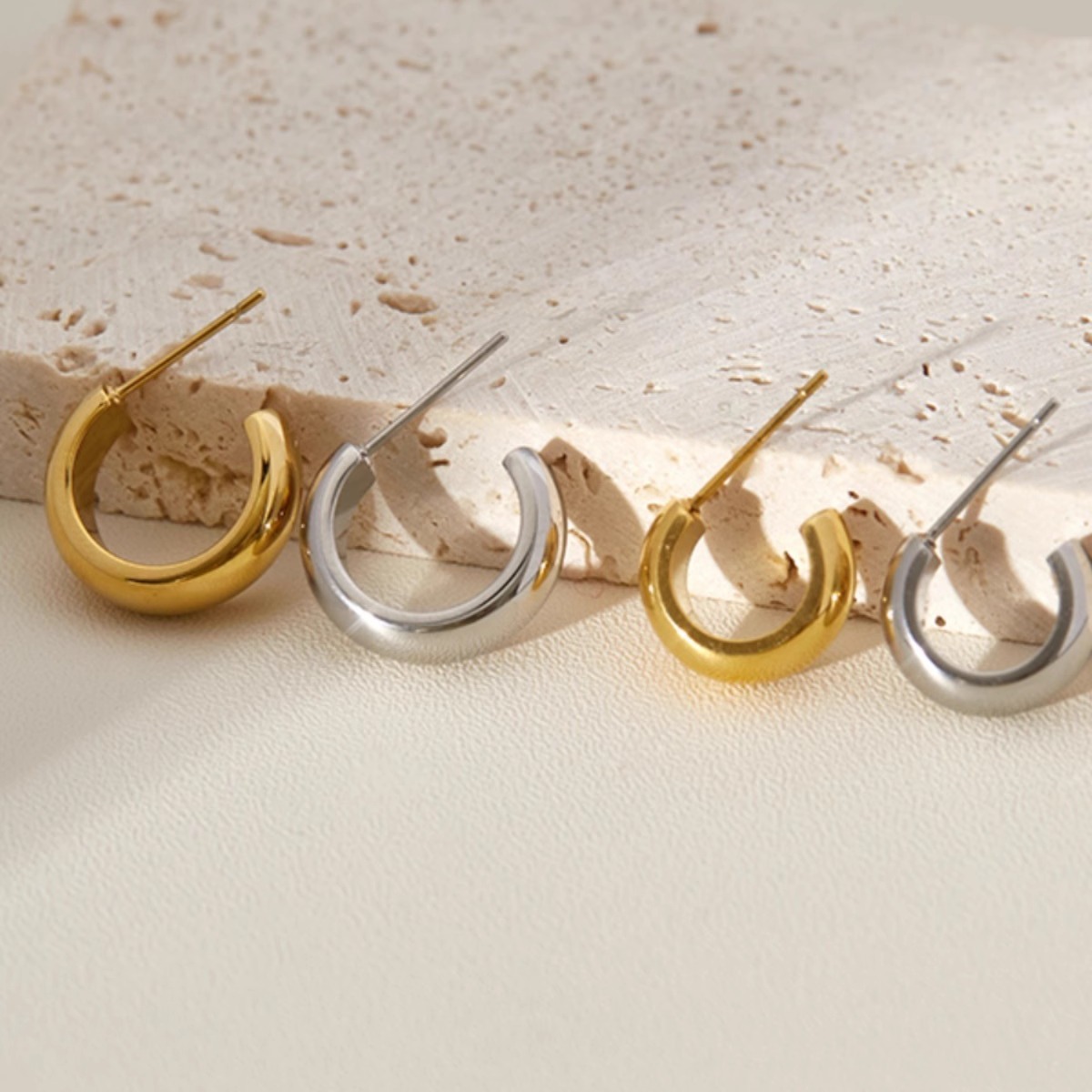 1 Pair Quantity 1 Pair Simple Style C Shape Plating Titanium Steel Ear Studs