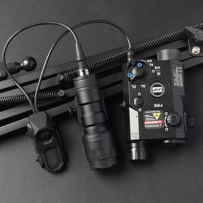 Pointer Axon Dual-Control M300M600: UV fənərlər