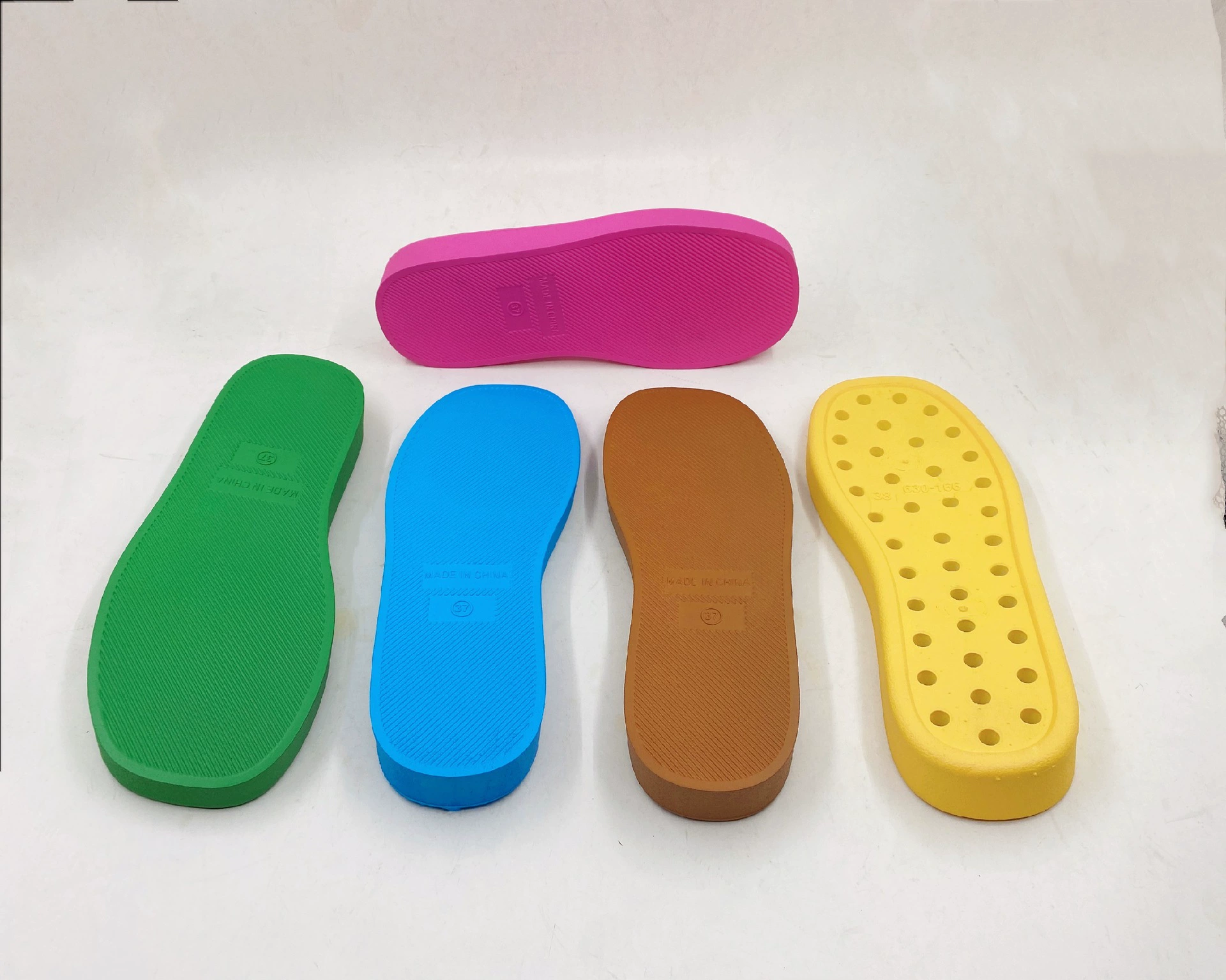 Источник производителей оптом ПВХ дует ремесло обувь женские сандалии и тапочки с квадратной головкой подошва Внешняя торговля Экспорт трансграничная обувь