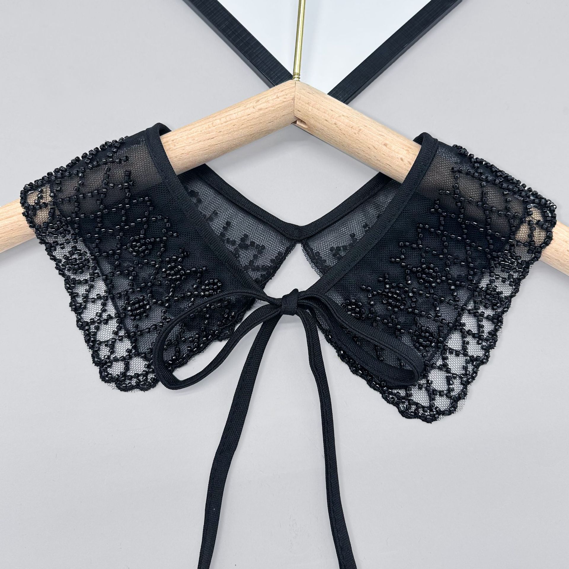 Embordado de fabricación pesada coreana anti-luz falso cuello de clavado a mano cuello de camisa de mujer decoración de collar vestido collar flor de color universal