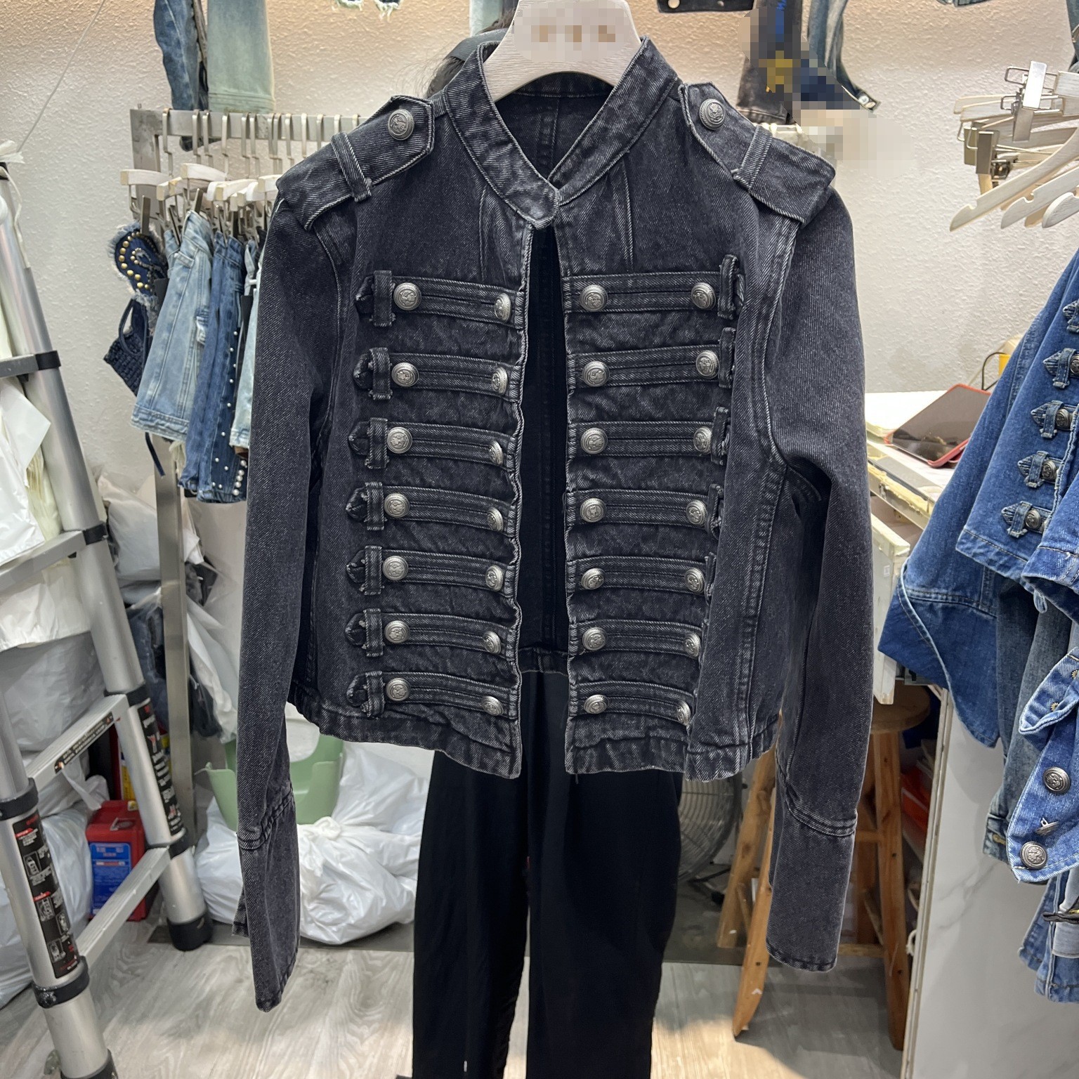 Palace-Style Short Denim Jacket for Women, 2026 Spring New Classic Metal Double-Breasted Lapel Denim Jacket