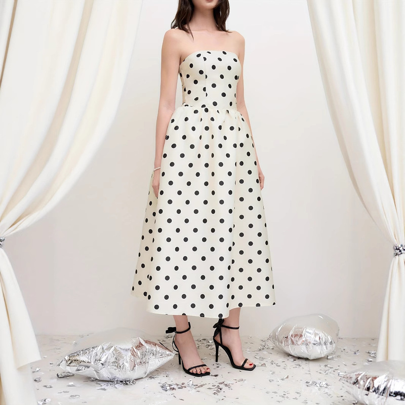 2025 French Polka Dot Dress Women's Summer Halterneck Suspender Skirt Sanya Seaside Vacation High-End V-Neck Sleeveless