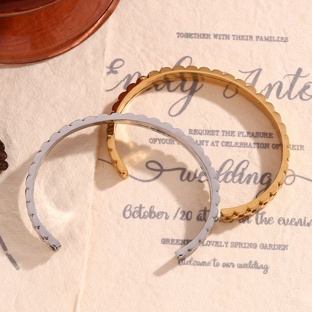 18K Gold Plated Stainless Steel Bangle