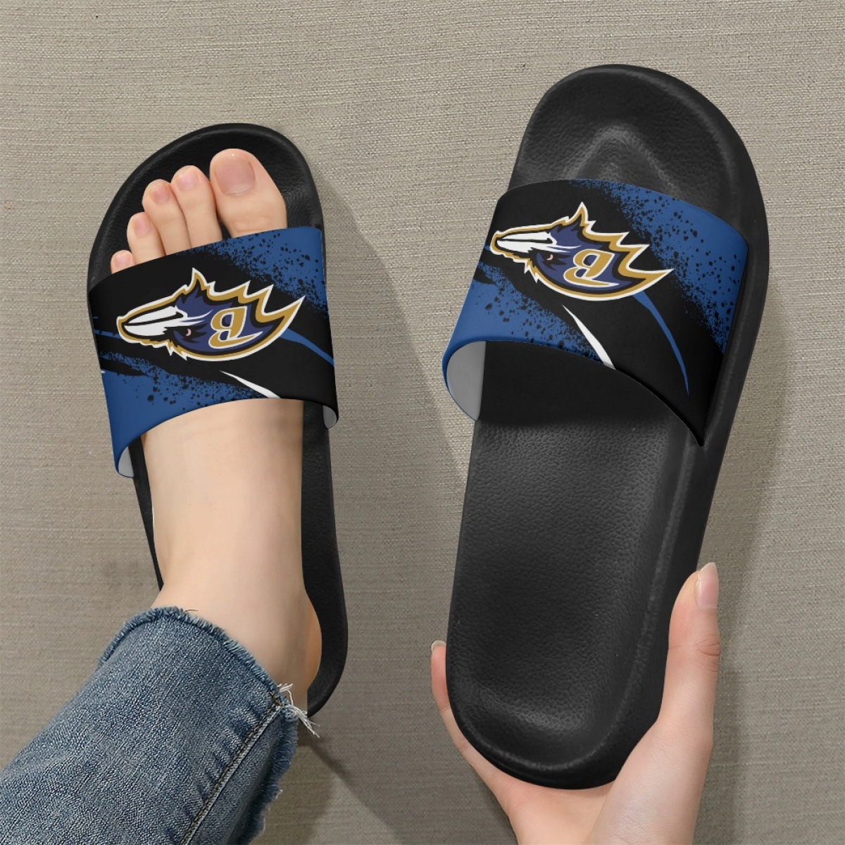 Come to the map to develop Baltimore Crow pattern printed slippers…