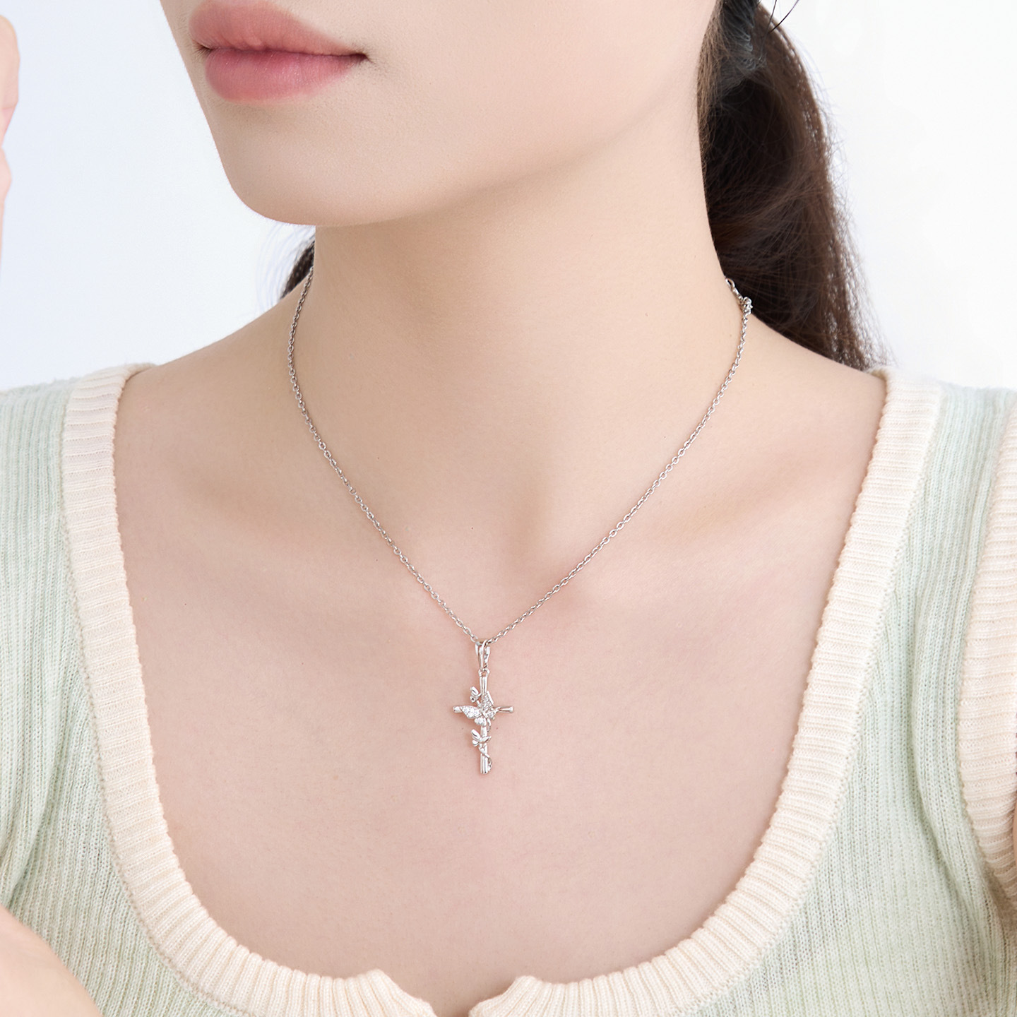 Colgante de Cruz y Mariposa de Aleación de Cobre Galvanizado para Mujer