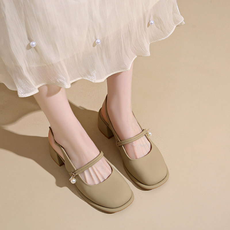 Zhuo Shini con sandalias de verano para mujeres 2025, el nuevo temperamento de celebridad aumenta el taón grueso de los zapatos franceses Marie-Zhen