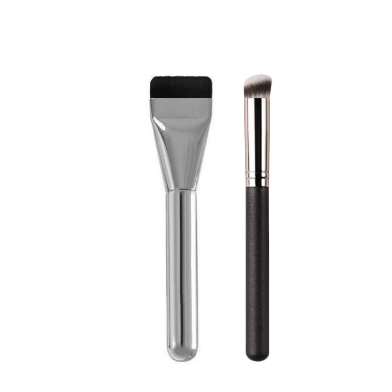 Foundation Brush (flat) — silver handle, PVC protective cover, no-trace blending, 14×3×2 cm