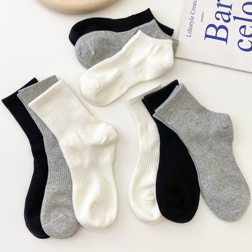 Black socks women's mid-calf socks spring, autumn and winter trendy white sports socks women's pure cotton men's socks Zhuji manufacturer wholesale