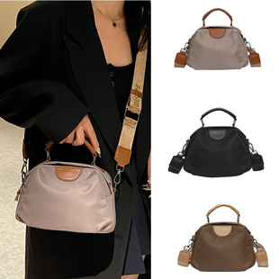 2024 New American-style Hand-carried Crossbody Bag Large Capacity Fashionable Casual All-match Women's High-value Internet-famous Shoulder Bag