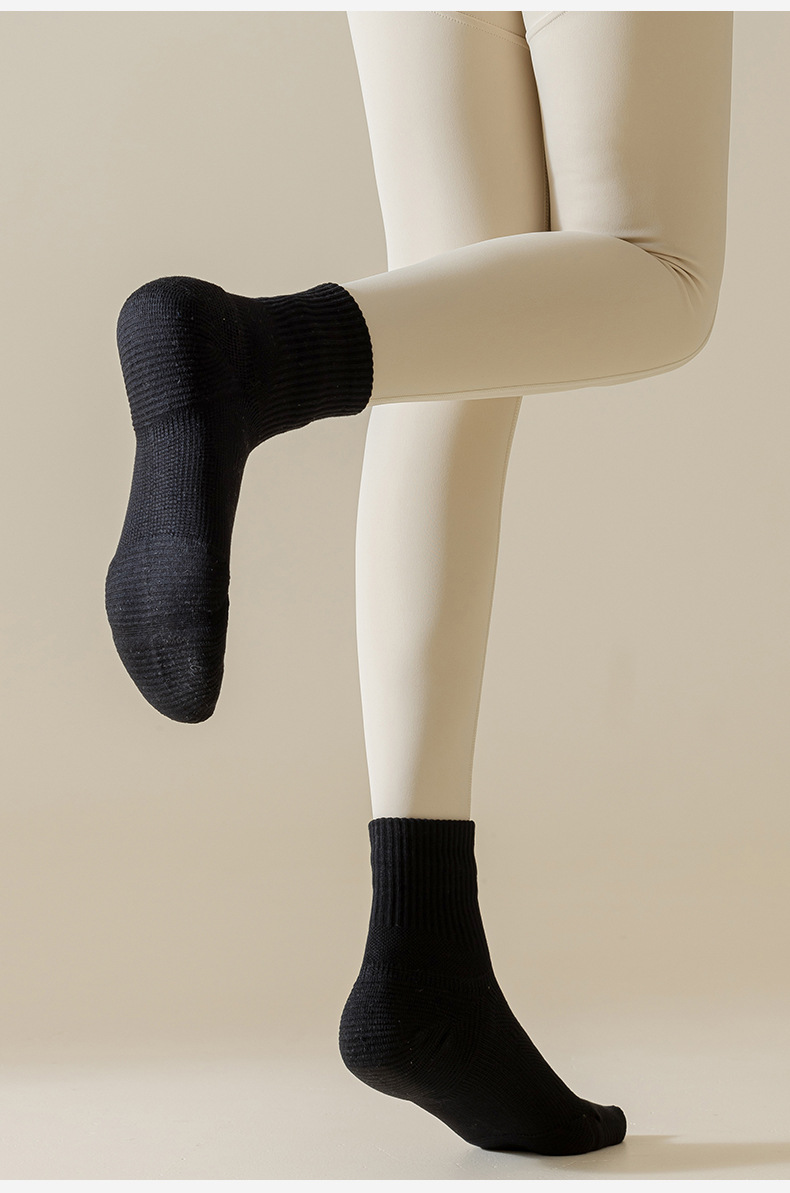 Women's Mid Calf Athletic Socks Professional Sports Compression_voghion.com