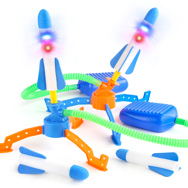 Los niños transfronterizos pie-stepping skyrocket catapulta emisora de luz al aire libre volando cielo flash lanzamiento cohete pistola ocio juguete