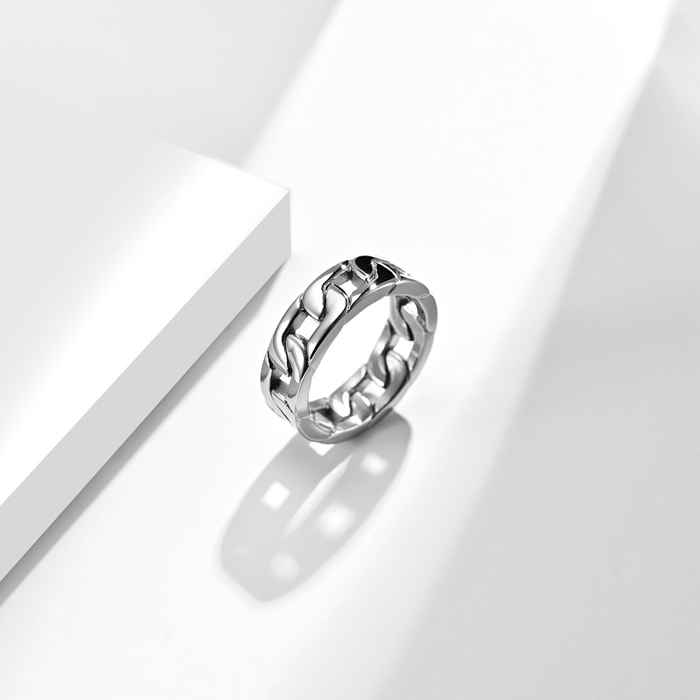 Mode Einfache Kette Männer Und Frauen Medium Titan Stahl Ring display picture 3