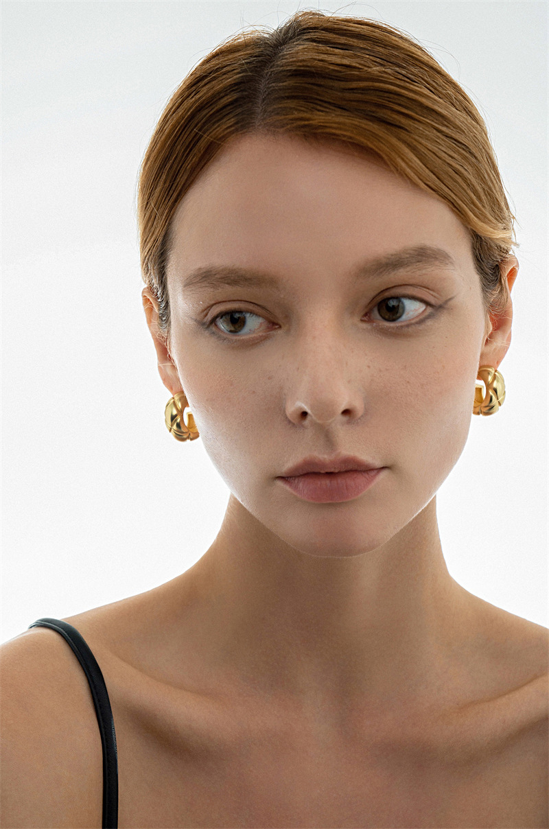 Fashion Plain Solid Color Diamond Plaid 18k Copper Earrings Wholesale display picture 2