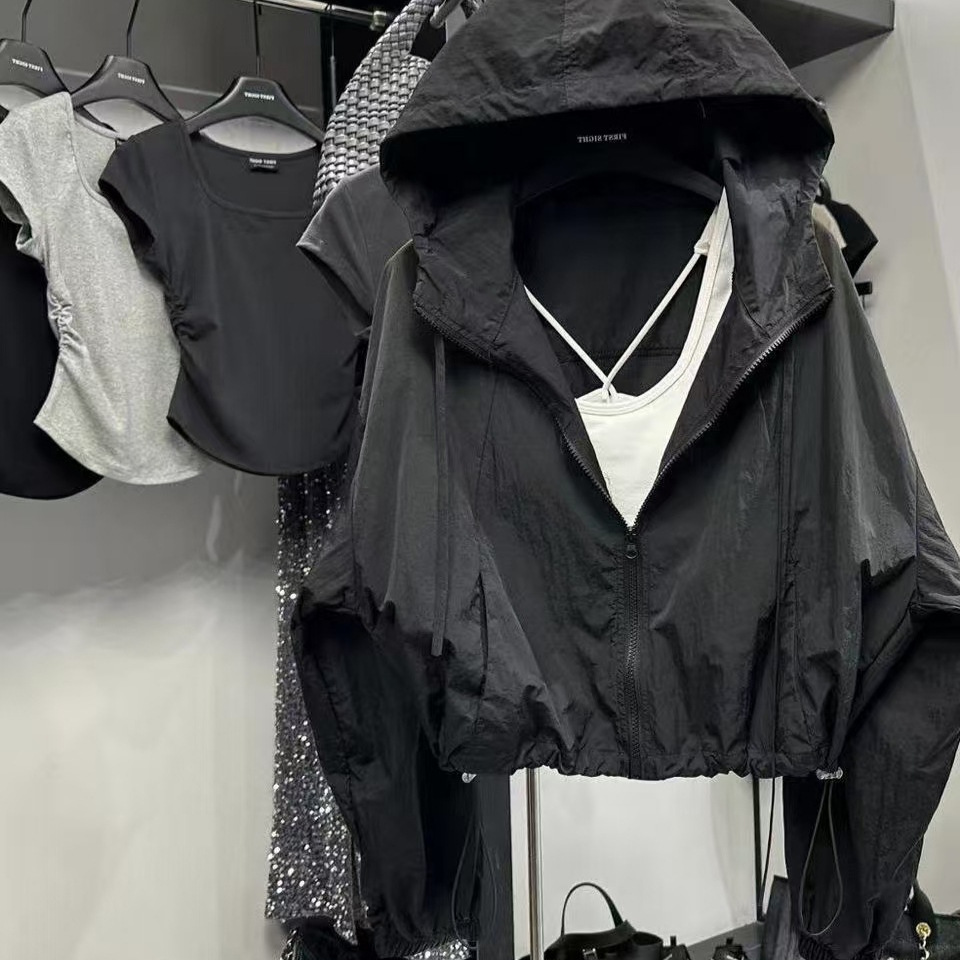 High-end women's windproof and sun-protective jacket, 2026 summer new style, niche Korean casual loose breathable sun protection clothing