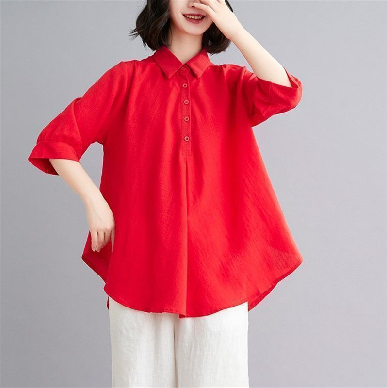 女性のシャツは太っています。|undefined