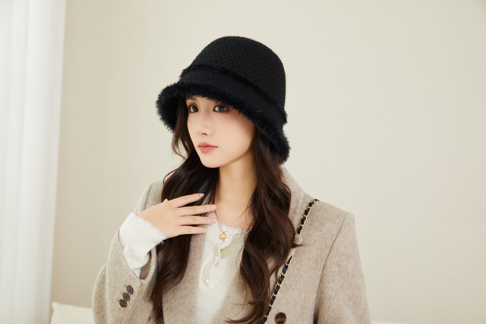 Versione coreana Visone Veet Protezione per le orecchie Fessura Donna Autunno Inverno Caldo Casual Versatile Viso Dimagrante Maglia Pescatore_voghion.com