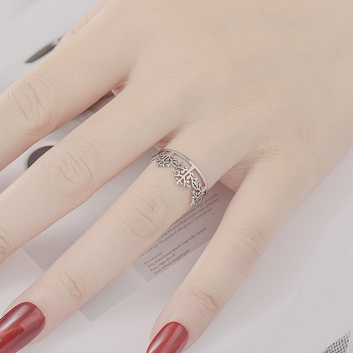 Fashion simple new adjustable titanium steel ring creative crown