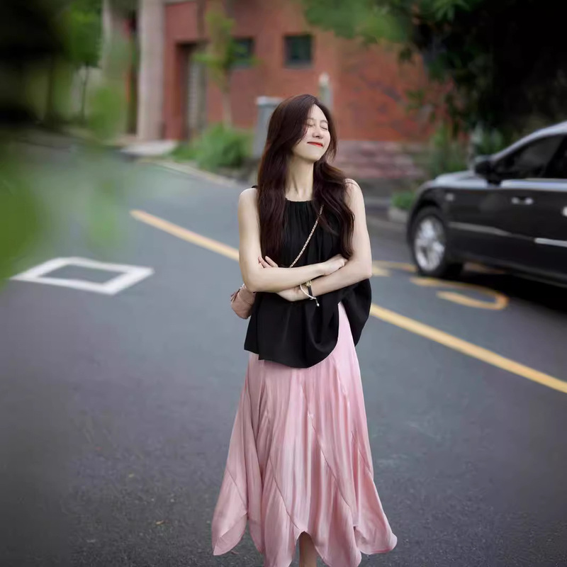 Summer dress with a set of women's 2024 new niche design dopamine May Day outing wear dress suit