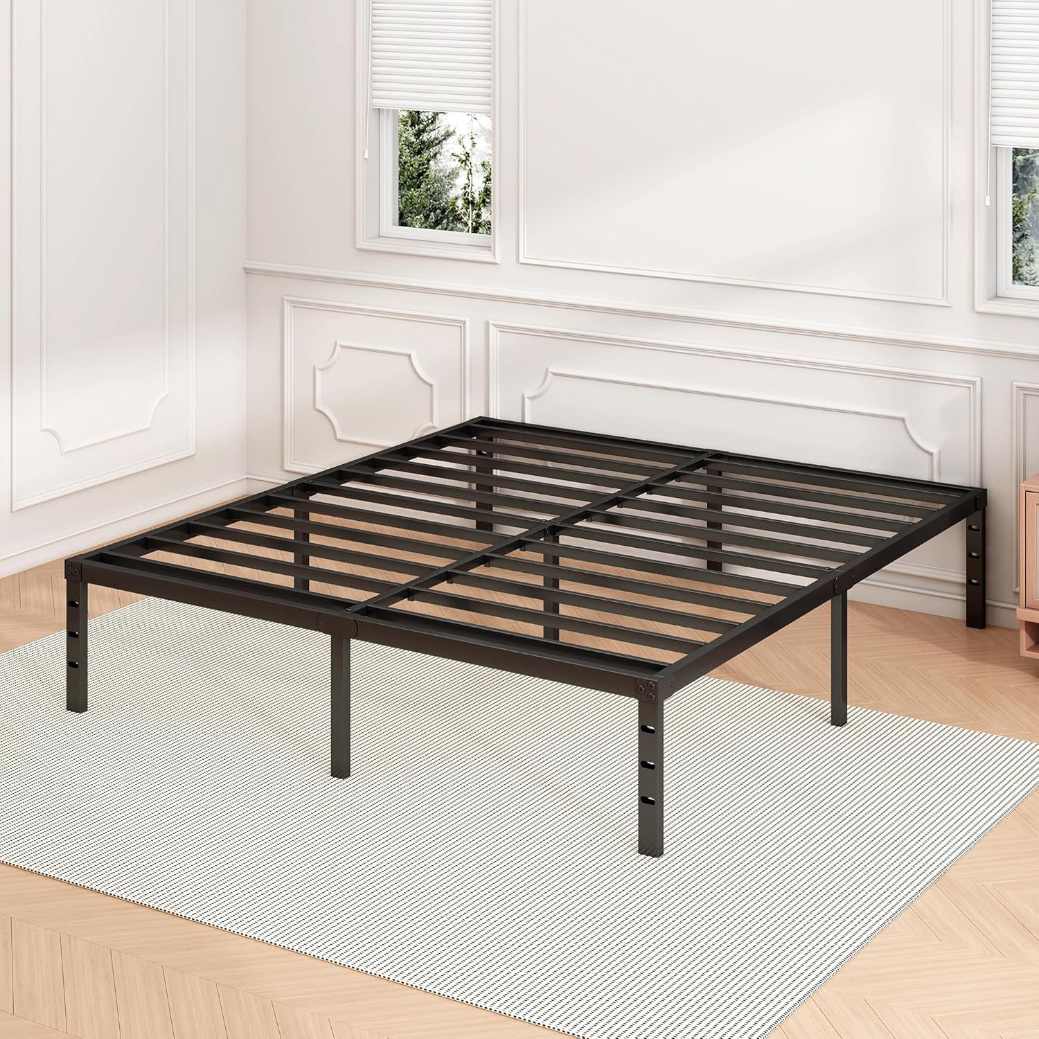 Iron Bed Frame, Thickened Solid Metal Bed Frame, Modern and Simple, 1.8m Master Bedroom Metal Bed Frame, Stable and Load-Bearing, with Bed