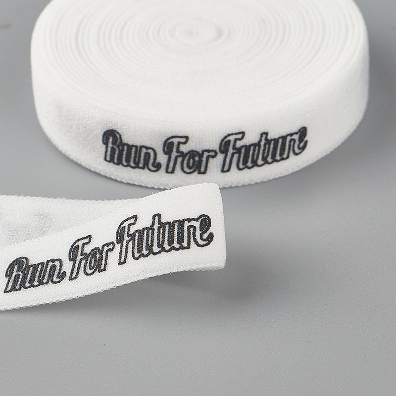 Blanco y negro en stock 1cm letras inglesas impresas tira de borde de cuello trasero elástico suéter de manga corta para niños tira de borde de cuello trasero