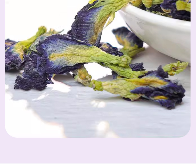 Dried Butterfly Pea Flowers Die Dou Hua Whole Blue Blossoms for Tea Drinks and Natural Food Coloring 500g in use