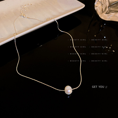 Simple and popular freshwater pearl necklace in the style of ins, small fashion chain for clavicles, versatile, elegant and design sense 
