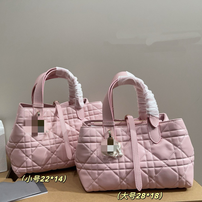 D家高品质新款Toujours手提真皮女包单肩腋下包菱格大容量托特bag|undefined