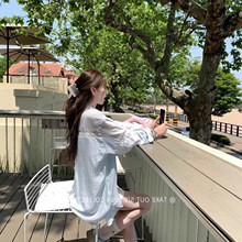 设计感镂空蕾丝拼接防晒衬衫女夏季薄款慵懒宽松蓝色条纹衬衣外套