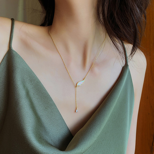 Necklace white shell wings new women's light luxury niche titanium steel clavicle chain ins style simple internet celebrity exquisite accessories