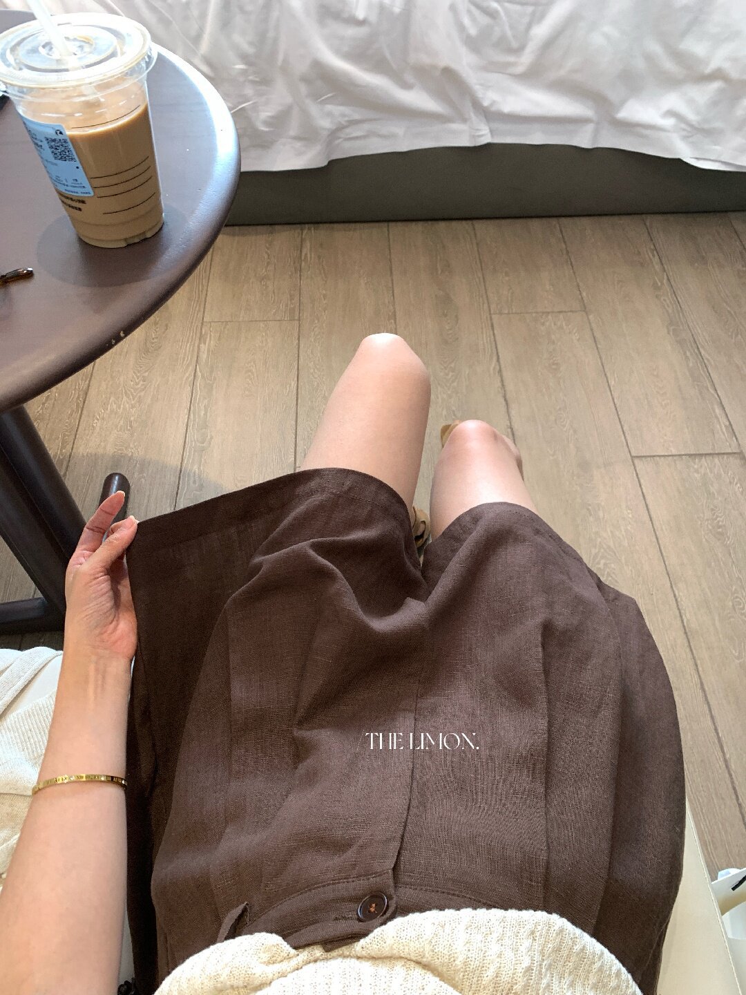 Quần short nữ cạp cao chất liệu tencel linen phối sợi, dáng suông rộng, tôn dáng, phong cách old money — màu sắc, Màu cà phê, màu trắng, Xanh da trờicolor chi tiết 38