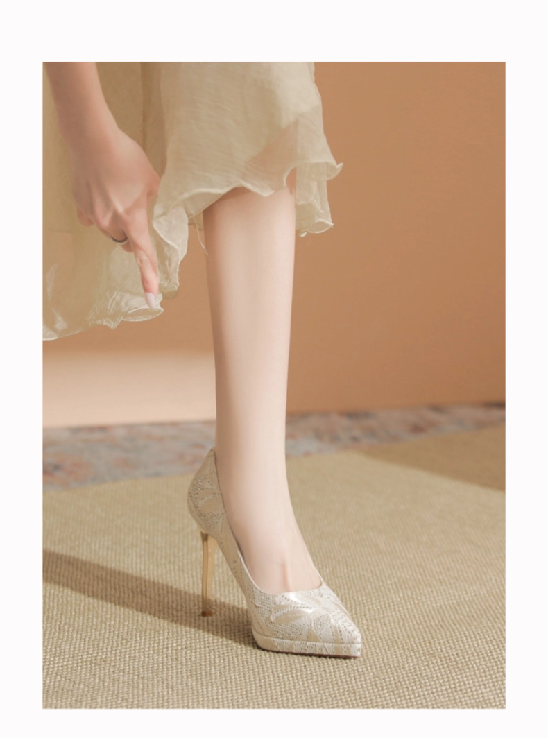 Voděodolné lodičky na platformě se štrasem na svatbu_voghion.com