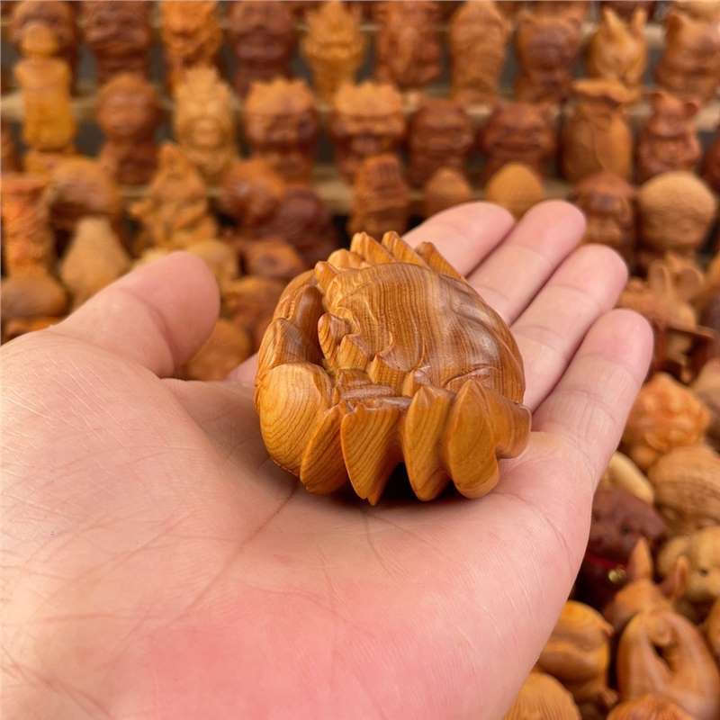 天然モミの木彫り、高油古材、八方来財、カニの手持ち品、世界の文具、工芸品|undefined