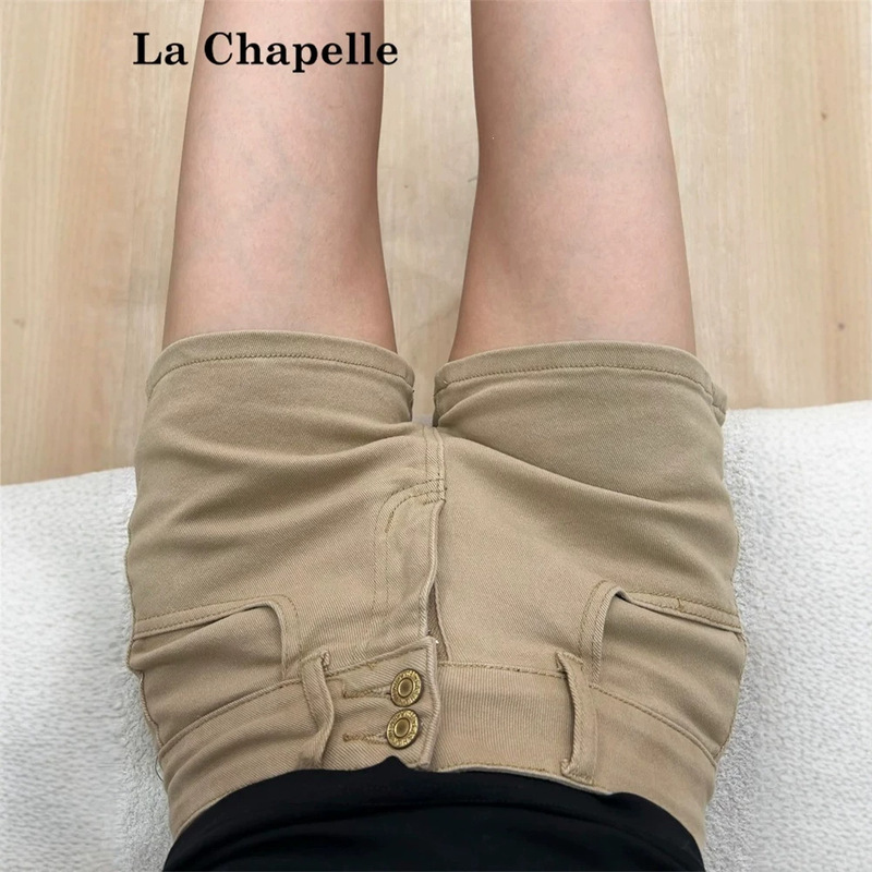 Khaki denim shorts for women 2026 trendy versatile new summer tight high-waisted American style hot girl hip-hugging hot pants Khaki denim shorts for women 2026 trendy versatile new summer tight high-waisted American style hot girl hip-hugging hot pants