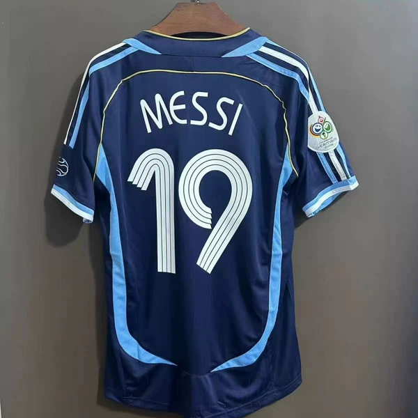 06 Argentina away game + printed No. 19 + armband