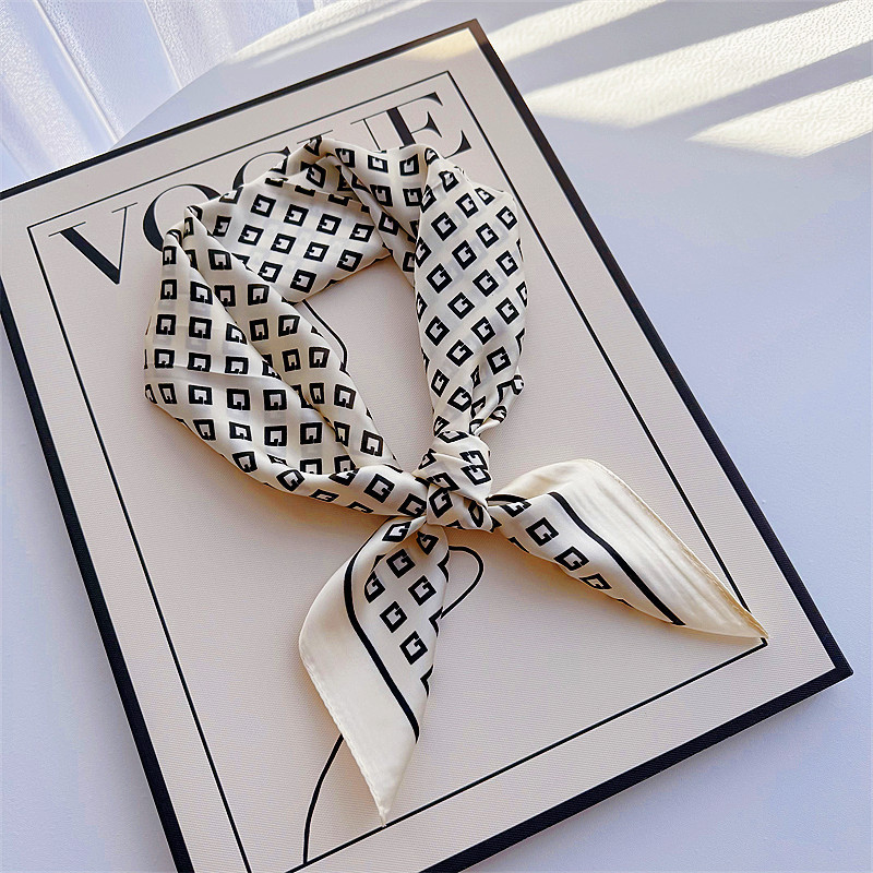 Bufandas de seda para mujeres primavera y otoño bufandas de moda para mujeres bufandas de cuello para maestros y empleados regalos de impresión de lujo ligero