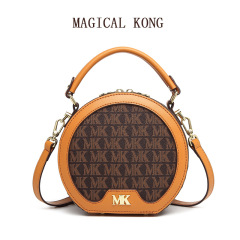 MK【国境を越えた対外貿易】斜めショルダーバッグにはアップルバッグが入っています。