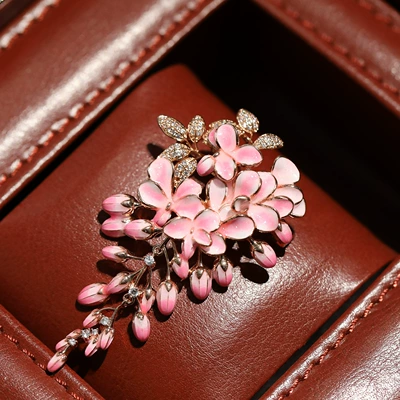 Corsage Elegant Wisteria Brooch — Yaxa sancaqları