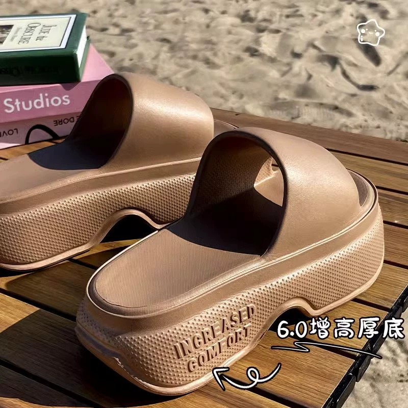 Тапки на высоком каблуке с толстой подошной подошвы для женщин летом на открытом воздухе носить модный дикий фекалий на пляже