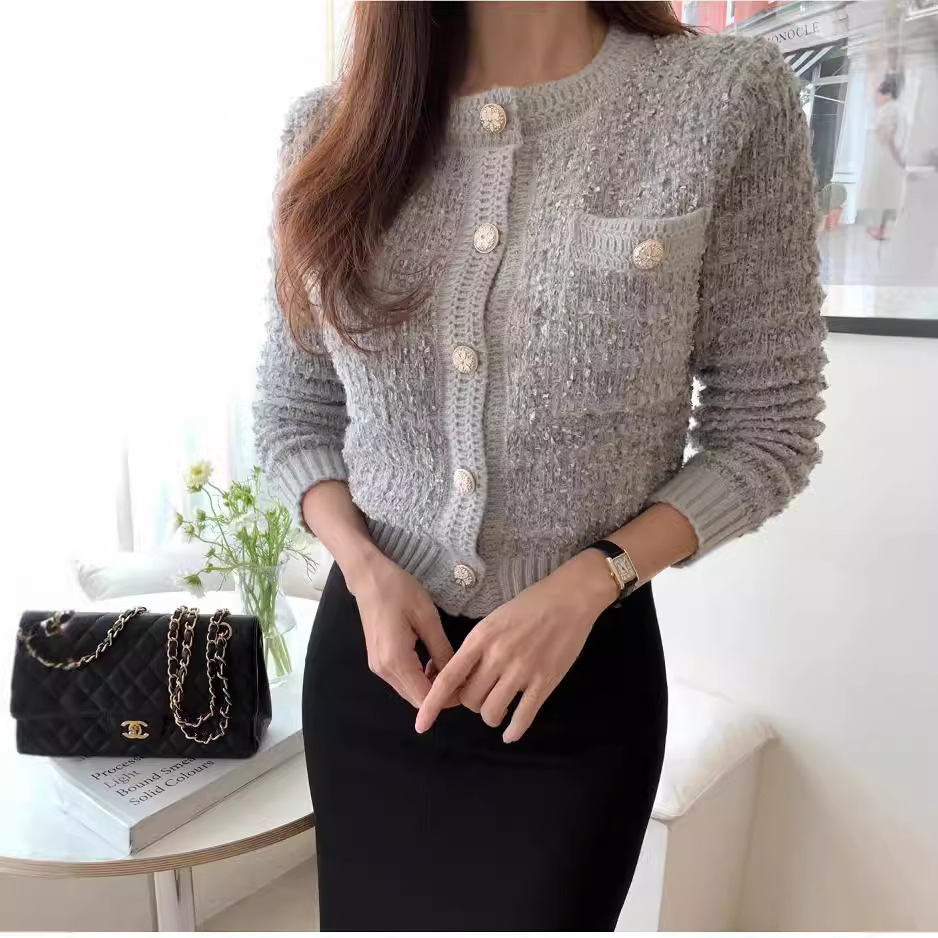 Nuevo estilo coreano de otoño y invierno suave pegajoso pequeño viento fragrante jersey de punto de camisa de estilo francés temperamento femenino delgado suéter de cuello redondo abrigo
