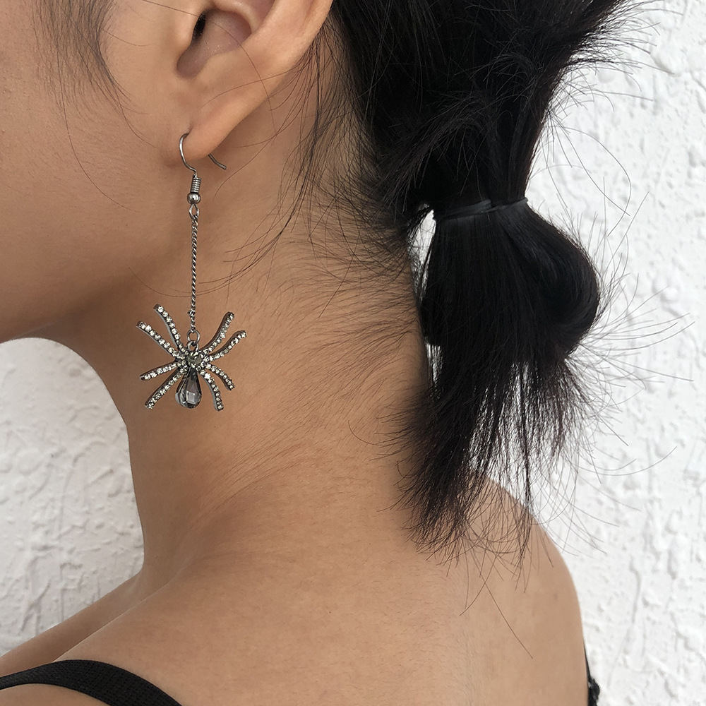 22g Weight No Inlaid Inlay Material Earrings Classification Housewarming, Anniversary, Business, Wedding, Travel, Birthday, Festival Occasion Alloy Material Halloween Festival Geometric Pattern Women'S Gender Fashion Style Halloween New Spider Geometric Alloy Diamond Earrings Wholesale Nihaojewelry 3