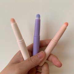 新しい蓋付きの丸い頭の多機能の柔らかい毛の唇のブラシの口紅のブラシは丸い頭を染めてコンシーラーを覆います。
