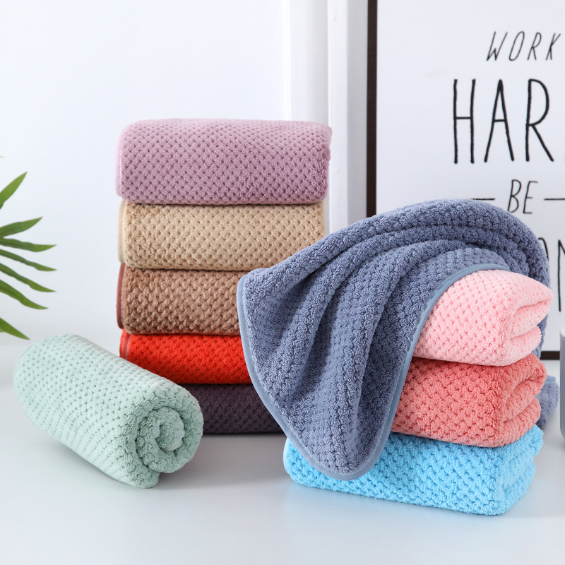 Pineapple Pattern Towel Soft and Absorbent, Non- shedding Home Daily Use Simple Pineapple Pattern Coral Fleece Towel Wholesale