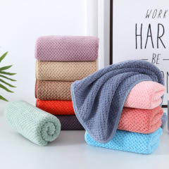 Pineapple Pattern Towel Soft and Absorbent, Non- shedding Home Daily Use Simple Pineapple Pattern Coral Fleece Towel Wholesale